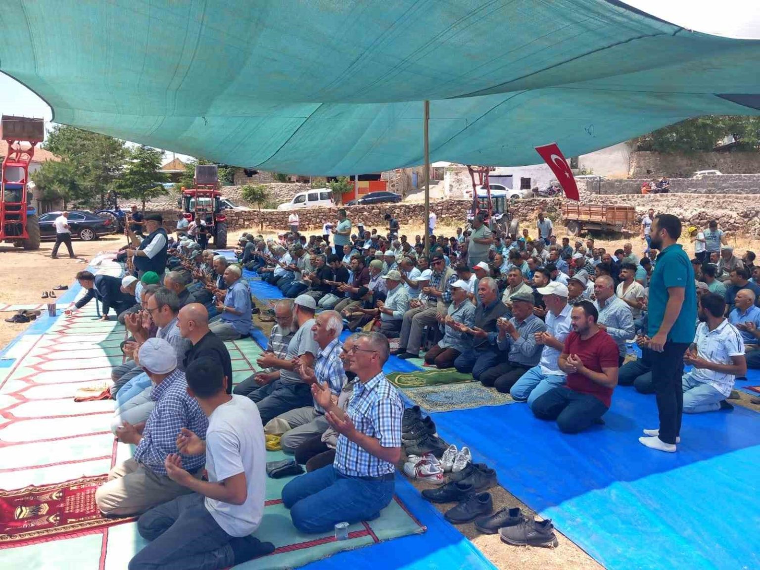 develinin-comakli-koyunde-yagmur-duasi-yapildi