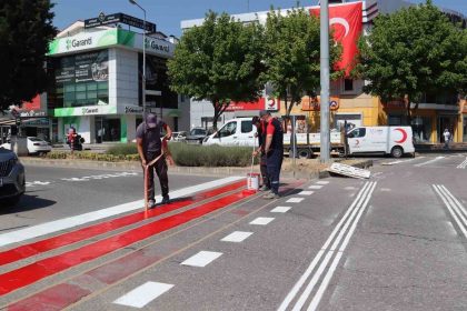 duzcede-yaya-gecit-cizgileri-yenilenerek-belirgin-hale-getiriliyor
