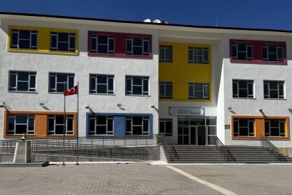 erdem-beyazit-imam-hatip-ortaokulunda-12-ogrenci-hafizlik-egitimini-tamamladi