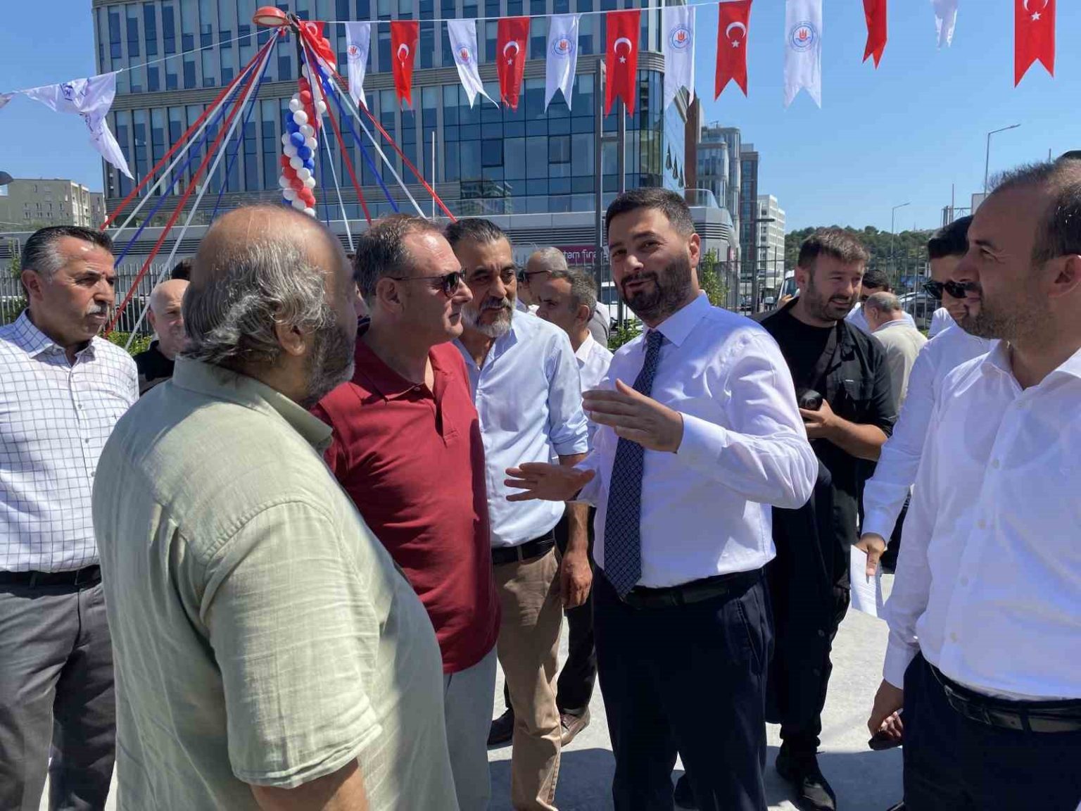 kagithane-halki-yeni-bir-otoparka-kavustu