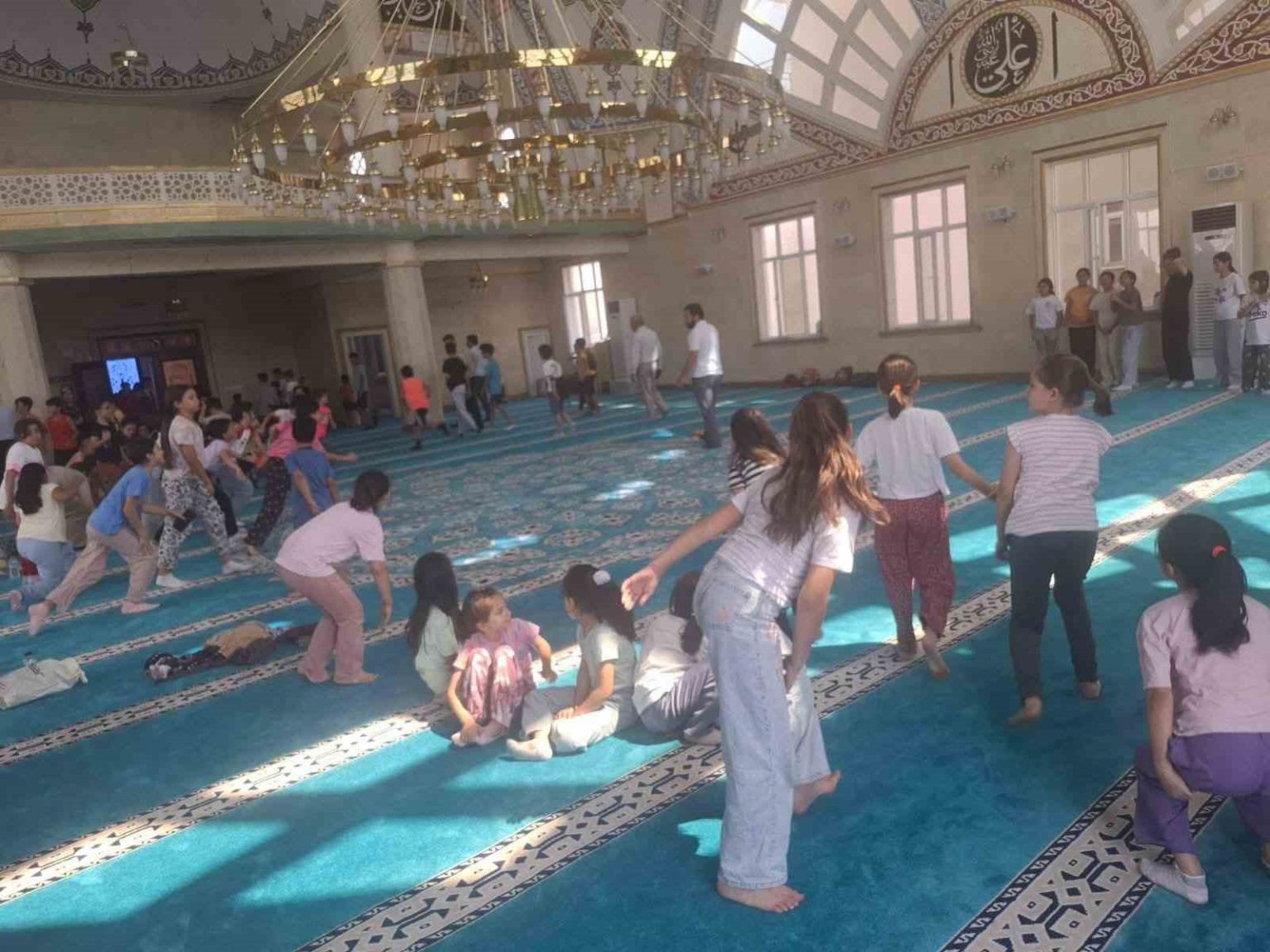 kuran-kursu-ogrencileri-cocuk-senligi-ile-eglendi