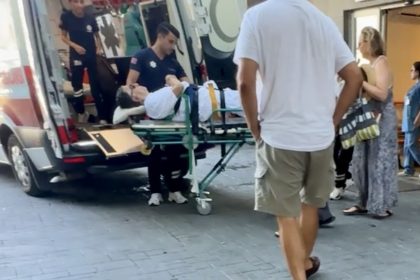 leros-adasinda-fenalasan-gazeteci-hasan-cemal-deniz-ambulansiyla-bodruma-getirildi