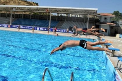 olimpik-yuzme-havuzu-yaz-boyunca-halka-acik-olacak