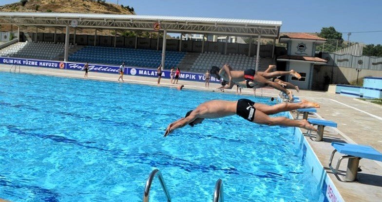 olimpik-yuzme-havuzu-yaz-boyunca-halka-acik-olacak