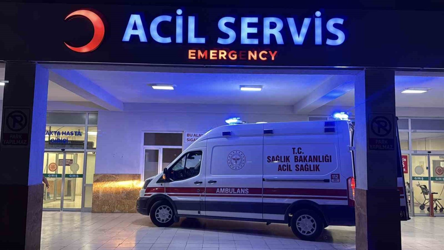 sivasta-trafik-kazasi-geciren-bitlis-eski-valisi-karaomerogulunun-durumu-ciddiyetini-koruyor