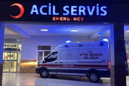 sivasta-trafik-kazasi-geciren-bitlis-eski-valisi-karaomerogulunun-durumu-ciddiyetini-koruyor