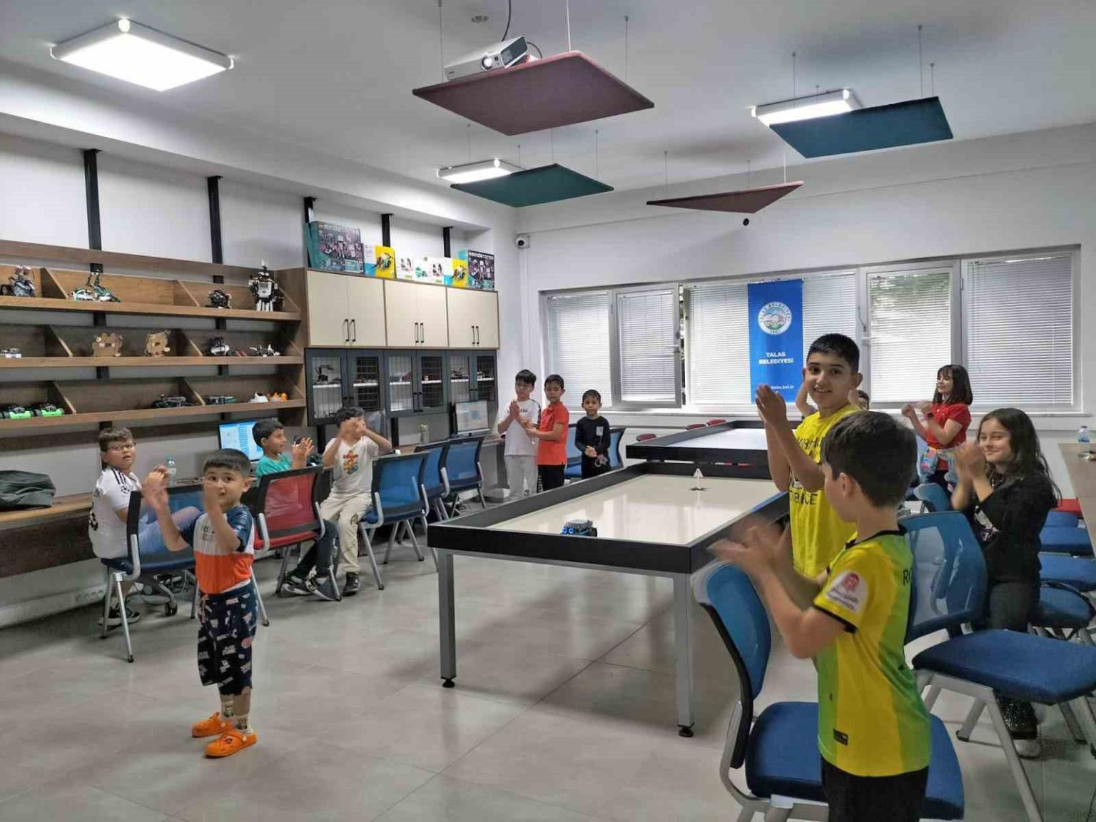 talas-belediyesinden-gelecegin-teknoloji-yildizlarina-yaz-destegi