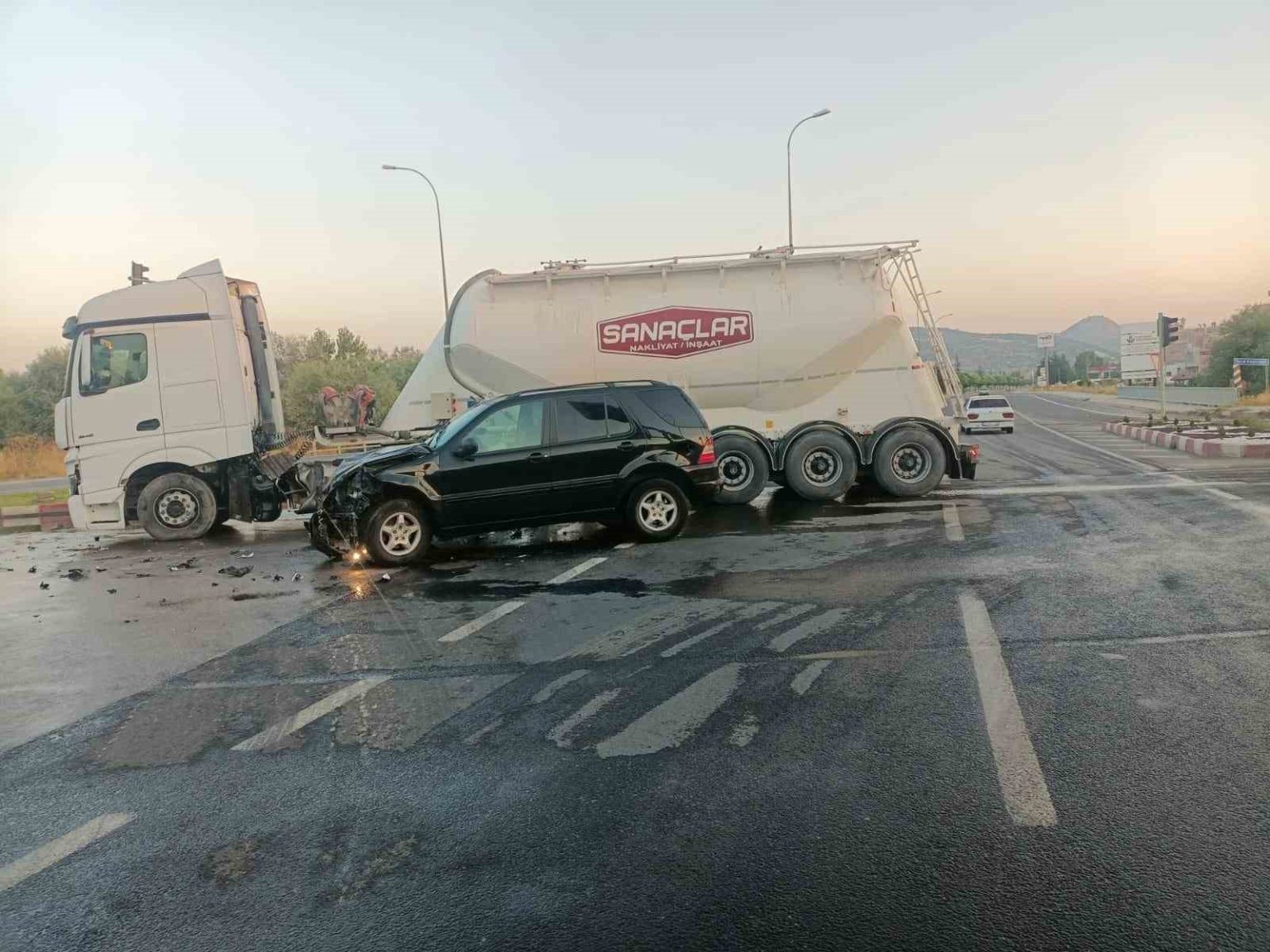 tavsanlida-trafik-kazasi-1-yarali