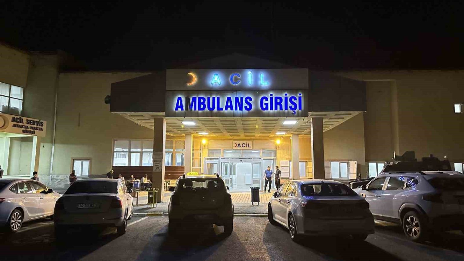 tirin-iletken-hattina-carpmasiyla-olusan-arizaya-giden-personel-agir-yaralandi