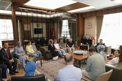 vali-musa-isin-lgs-2025-turkiye-birincilerini-makaminda-agirladi