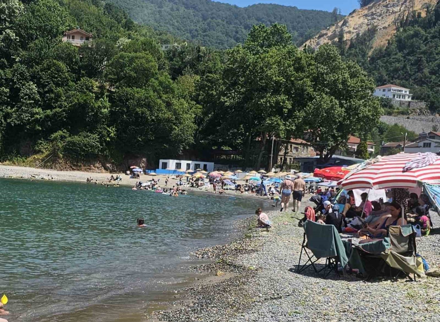 vatandaslar-sicak-havada-deniz-keyfi-yasadi