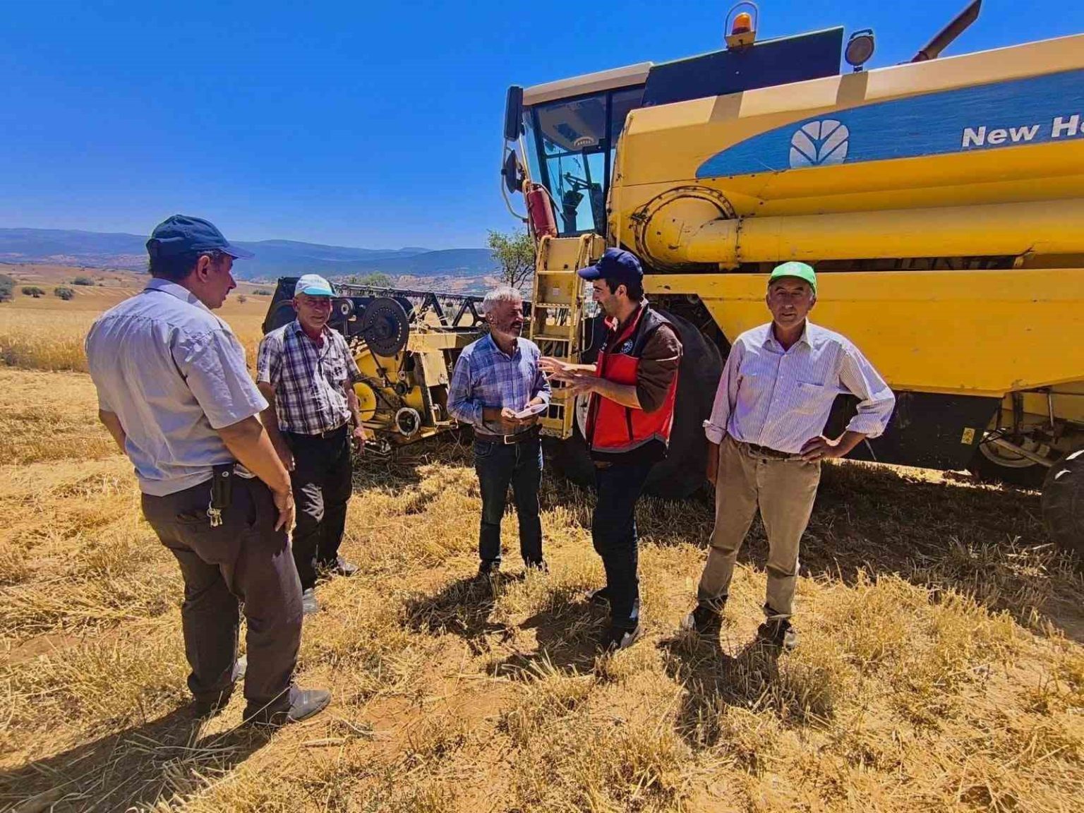yalihuyukte-tarim-ekiplerinin-incelemeleri-suruyor