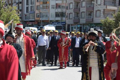 4-gun-surecek-olan-bayburt-dede-korkut-29-uluslararasi-kultur-ve-sanat-solenleri-basladi