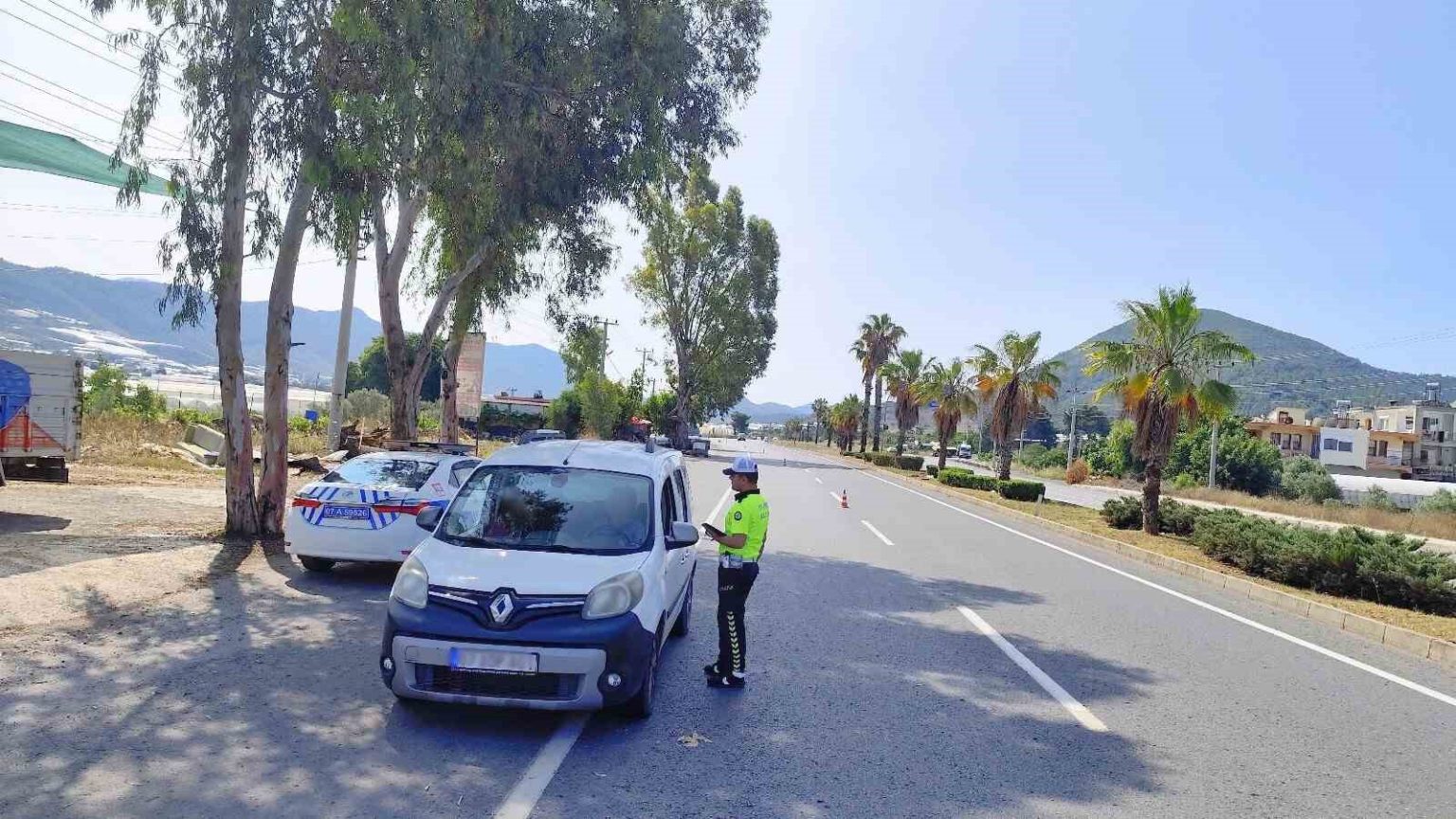 antalyada-1-haftada-57-bin-arac-denetlendi-16-bin-surucuye-ceza