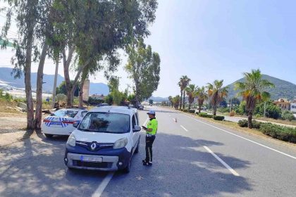 antalyada-1-haftada-57-bin-arac-denetlendi-16-bin-surucuye-ceza