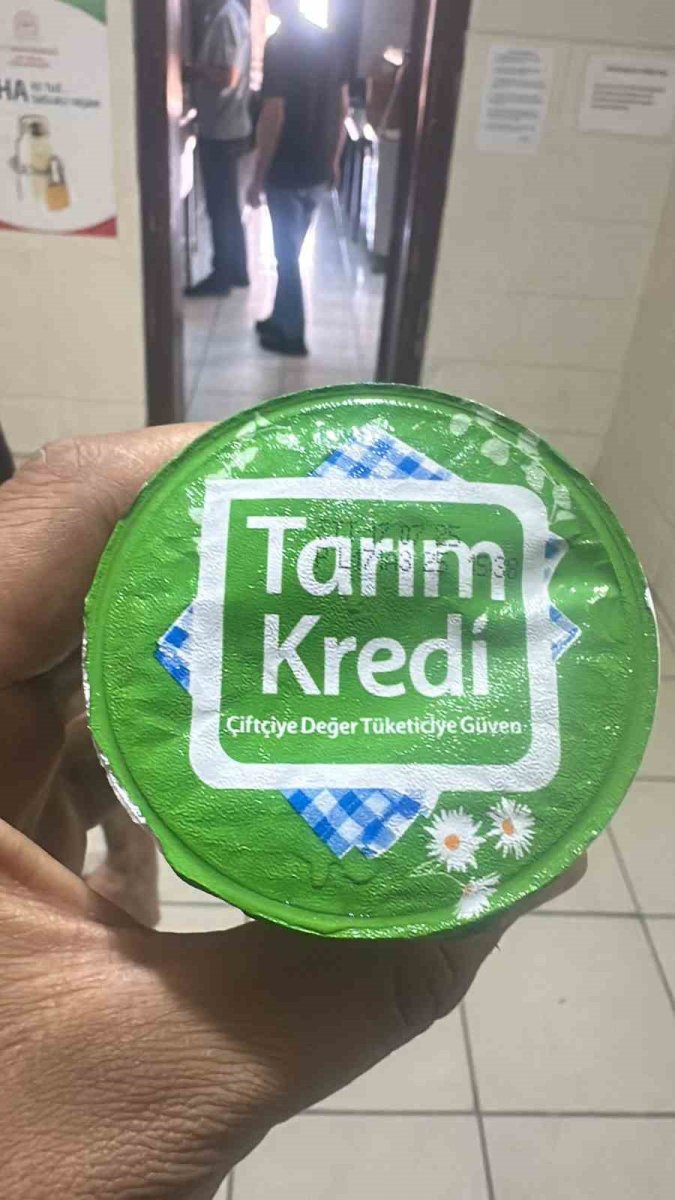 diyarbakir-il-saglik-mudurlugune-bagli-yemekhanede-son-kullanma-tarihi-gecmis-ayran-dagitildi