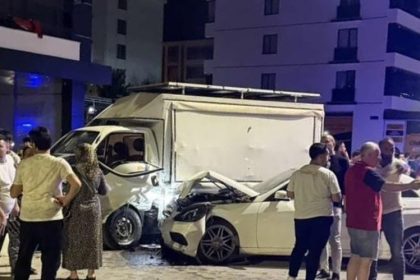 elazigda-pikap-ile-otomobil-carpisti-3-yarali