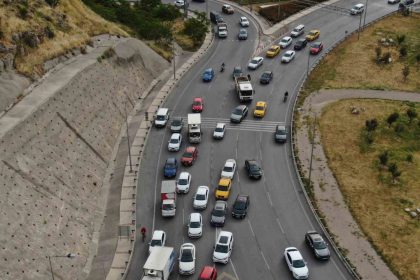 izmirde-trafige-kayitli-arac-sayisi-2-milyon-20-bin-832-oldu