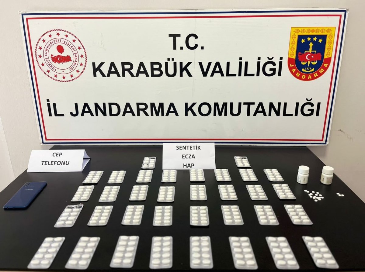 karabukte-353-sentetik-ecza-hap-ele-gecirildi