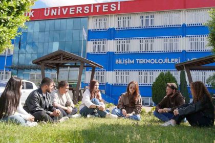 kbu-bilisim-teknolojileri-myo-yeni-programlariyla-dijital-gelecege-aciliyor