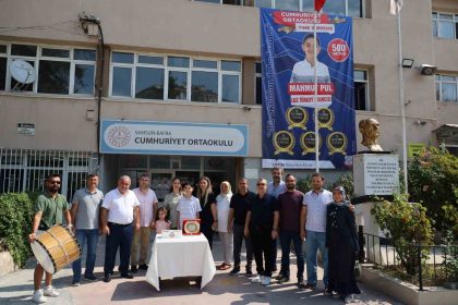 lgs-turkiye-birincisi-ogrenci-plaket-ve-altinla-odullendirildi