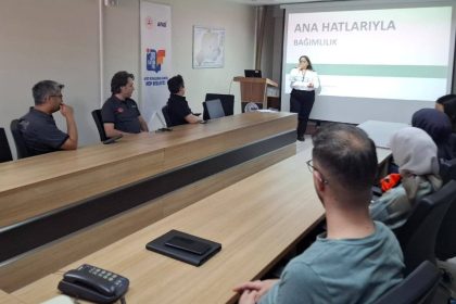 yesilaydan-afad-personeline-bagimlilikla-mucadele-egitimi-verildi