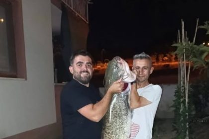 bilecikte-dev-yayin-baligini-tutuldu