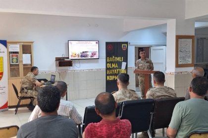 jandarma-ekipleri-koylerde-bilgilendirme-calismalarini-surduruyor