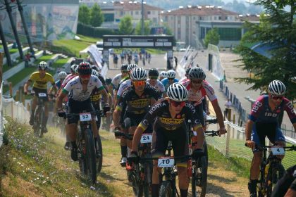 sakaryada-nefes-kesen-sampiyona-genc-pedallar-zirve-icin-yaristi
