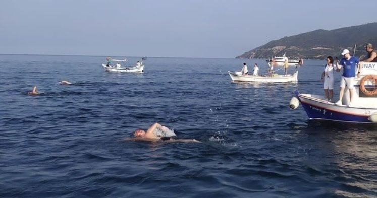 4-acik-deniz-yuzme-maratonu-mudanyada-neticelendi