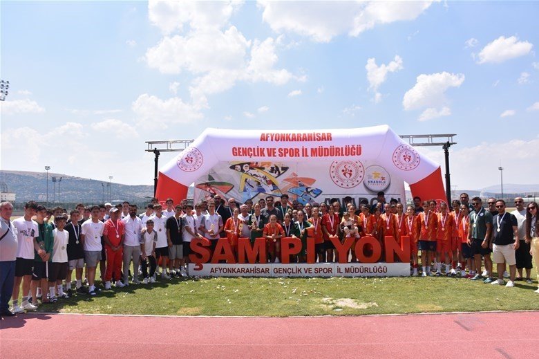 afyonkarahisarda-analig-futbol-heyecani-sona-erdi