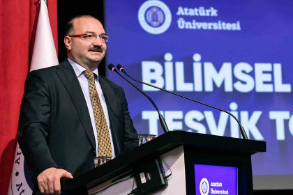 ataturk-universitesinin-kalitesi-tarihinde-ilk-kez-tam-akreditasyon-ile-tescillendi
