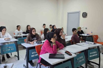 eyyubiye-belediyesinden-genclere-yks-tercih-destegi