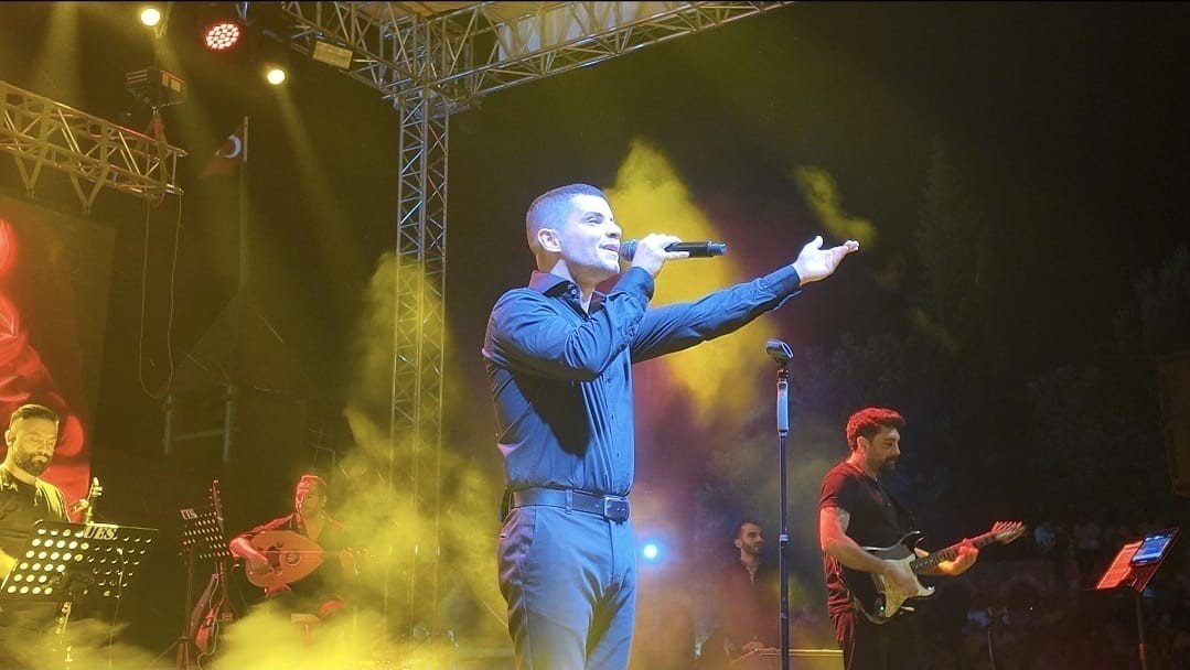 gedizde-bilal-sonses-coskusu