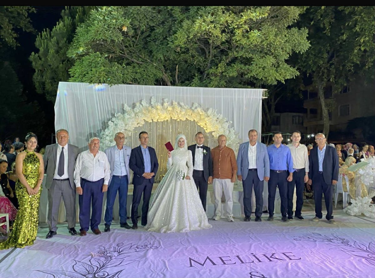 hakim-cift-iznikte-dunya-evine-girdi
