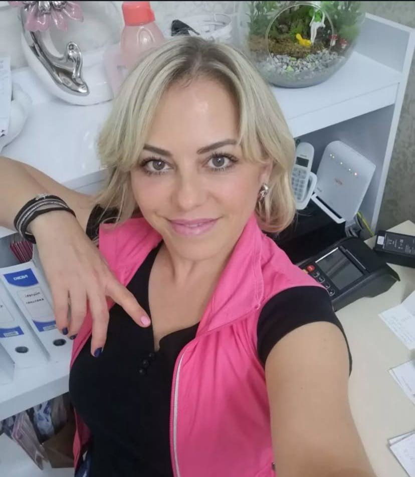 izmirde-bir-kadin-bosandigi-esi-tarafindan-bicaklanarak-olduruldu