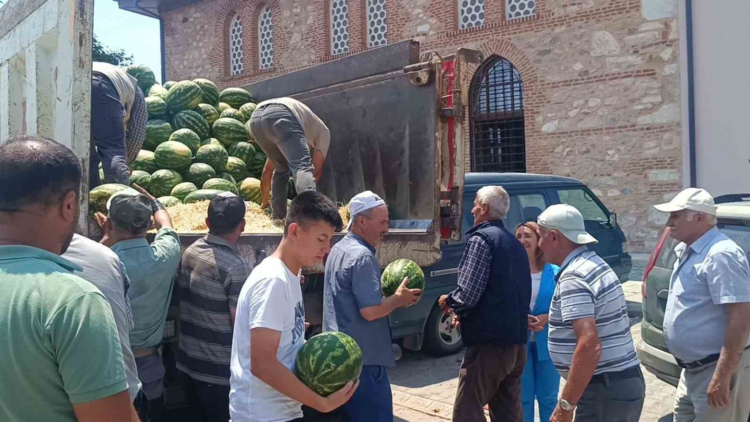 orman-yangininda-zarar-goren-ciftcilere-anlamli-destek
