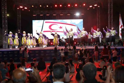 samsunda-uluslararasi-halk-oyunlari-festivali-coskusu