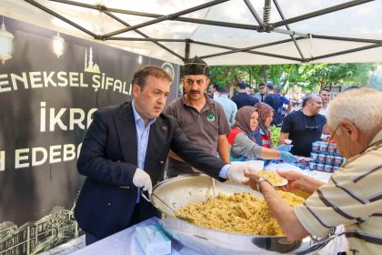 vali-sozerden-geleneksel-pilav-ikrami