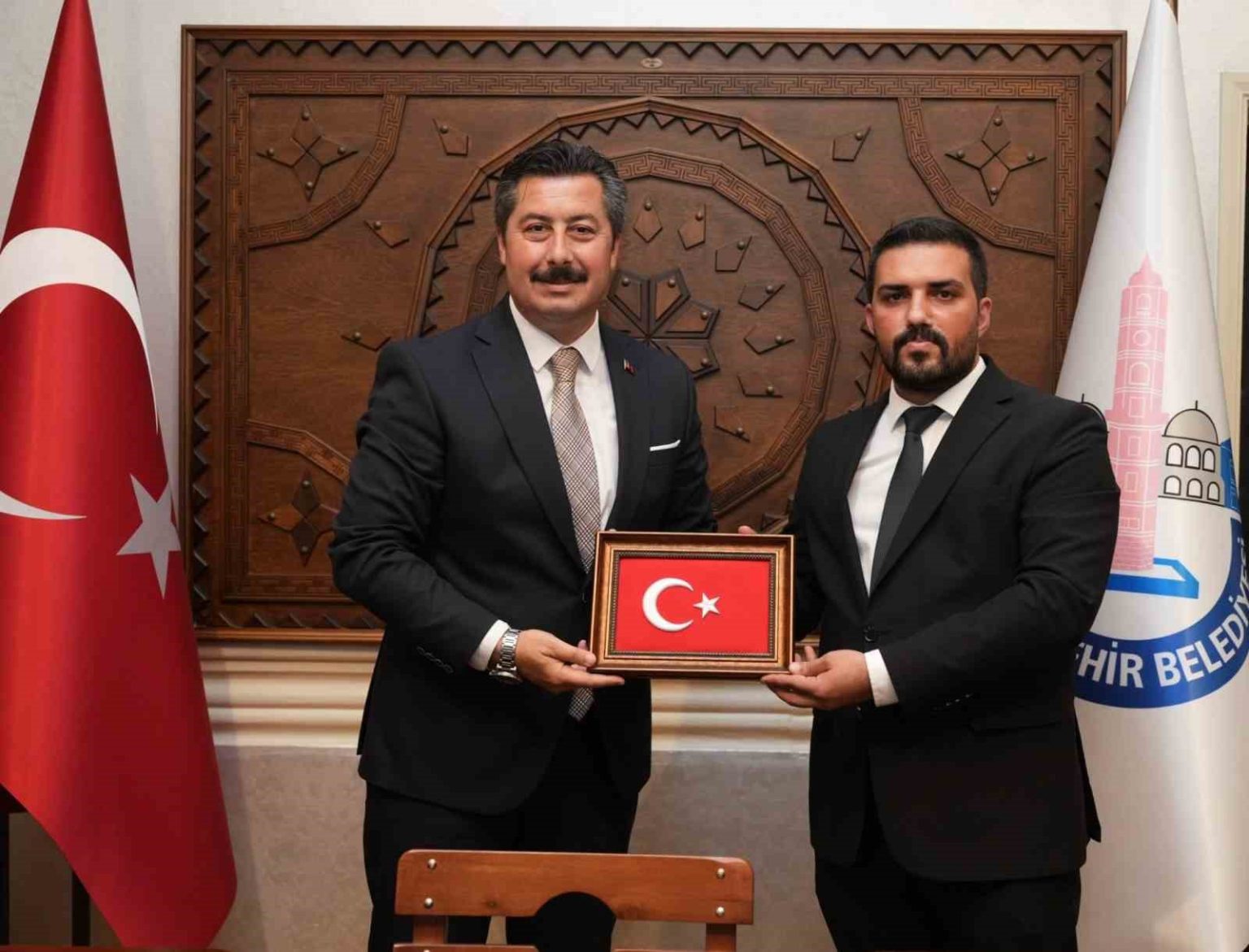 baskan-ercan-ozel-ulkucu-genclikle-omuz-omuza