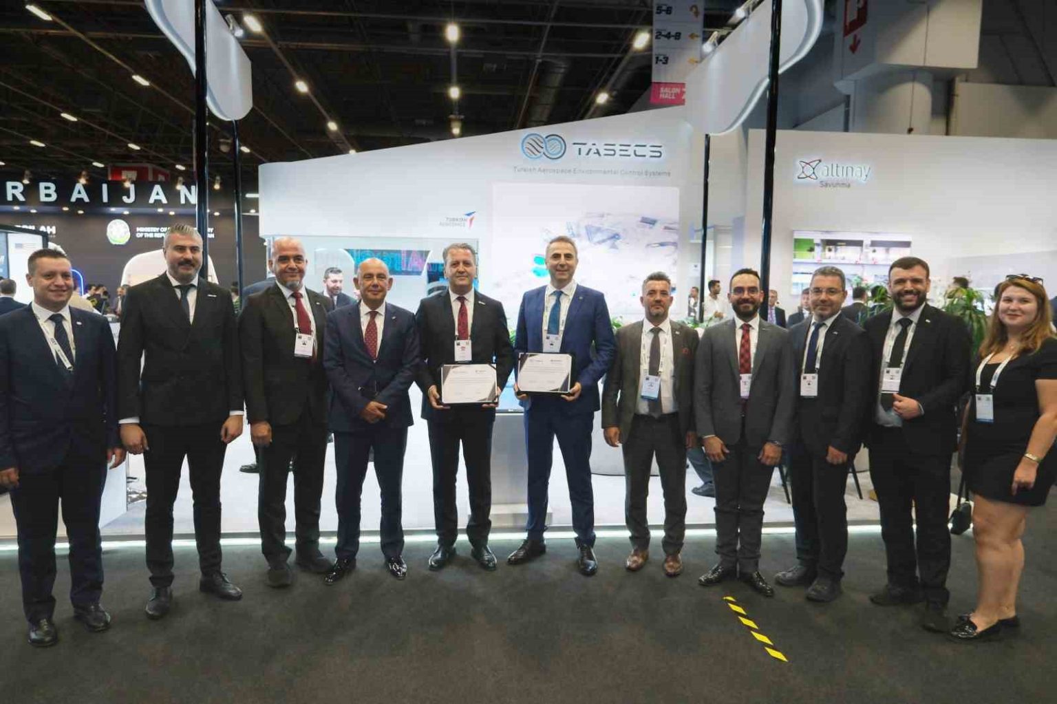coskunoz-holding-idef-2025te-basarili-is-birliklerine-imza-atti
