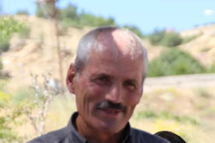 devrilen-traktorun-surucusu-hayatini-kaybetti