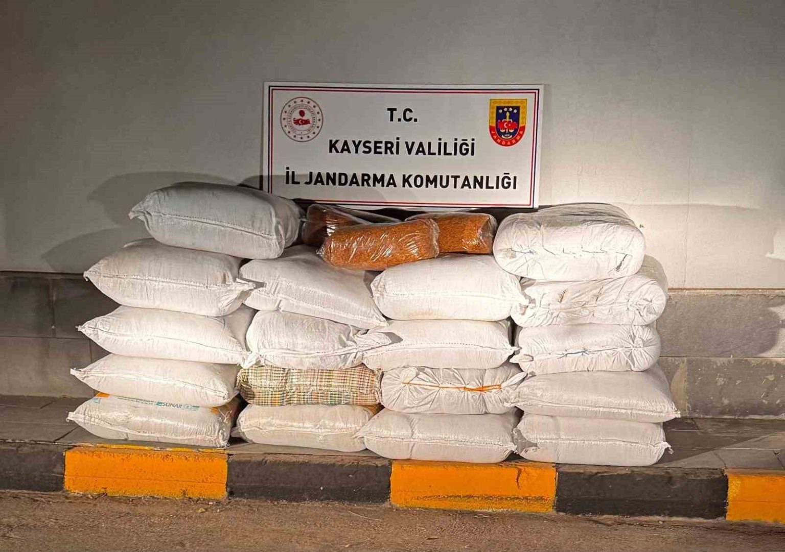 jandarma-kayseride-suca-gecit-vermiyor