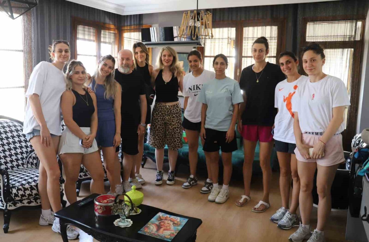 manisanin-tek-kadin-basketbol-takimi-diyetisyen-kontrolunden-gecti