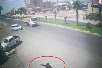 motosikletli-saldirgan-is-yerine-kursun-yagdirip-kacti-o-anlar-kamerada