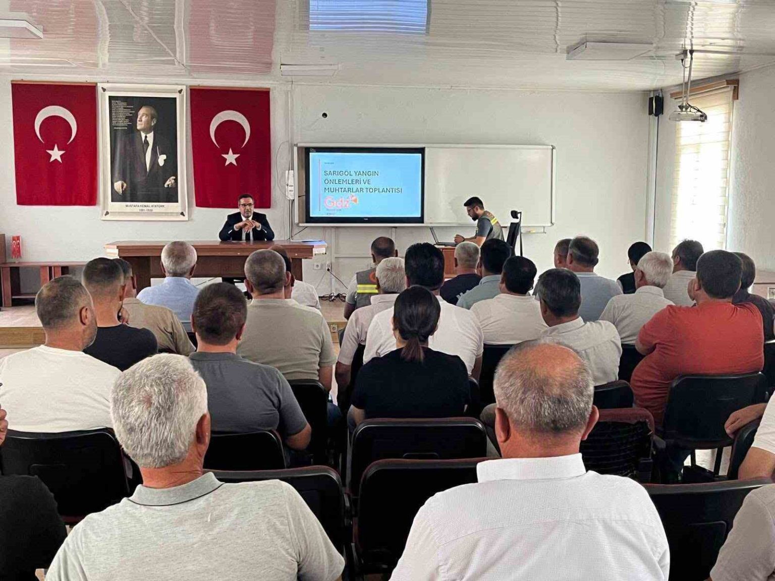 sarigolde-muhtarlarla-orman-yanginlari-toplantisi-yapildi