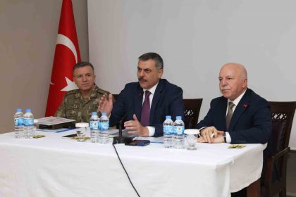 sokak-hayvanlarina-yonelik-tedbirler-masaya-yatirildi