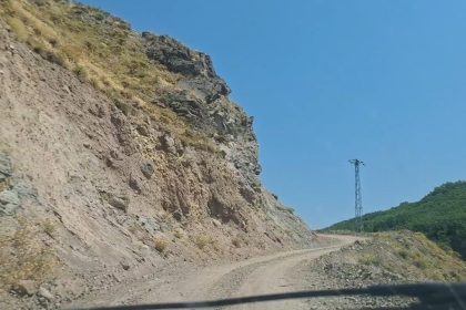vatandaslar-yol-sorununa-cozum-istedi