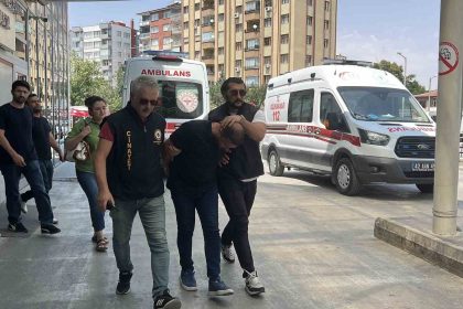 balkondan-ates-acip-belediye-iscisini-engelli-birakti