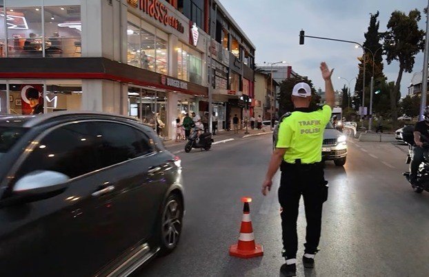 bilecikte-2-bin-428-sahis-ve-93-isyeri-denetlenirken-6-kisi-gozaltina-alindi